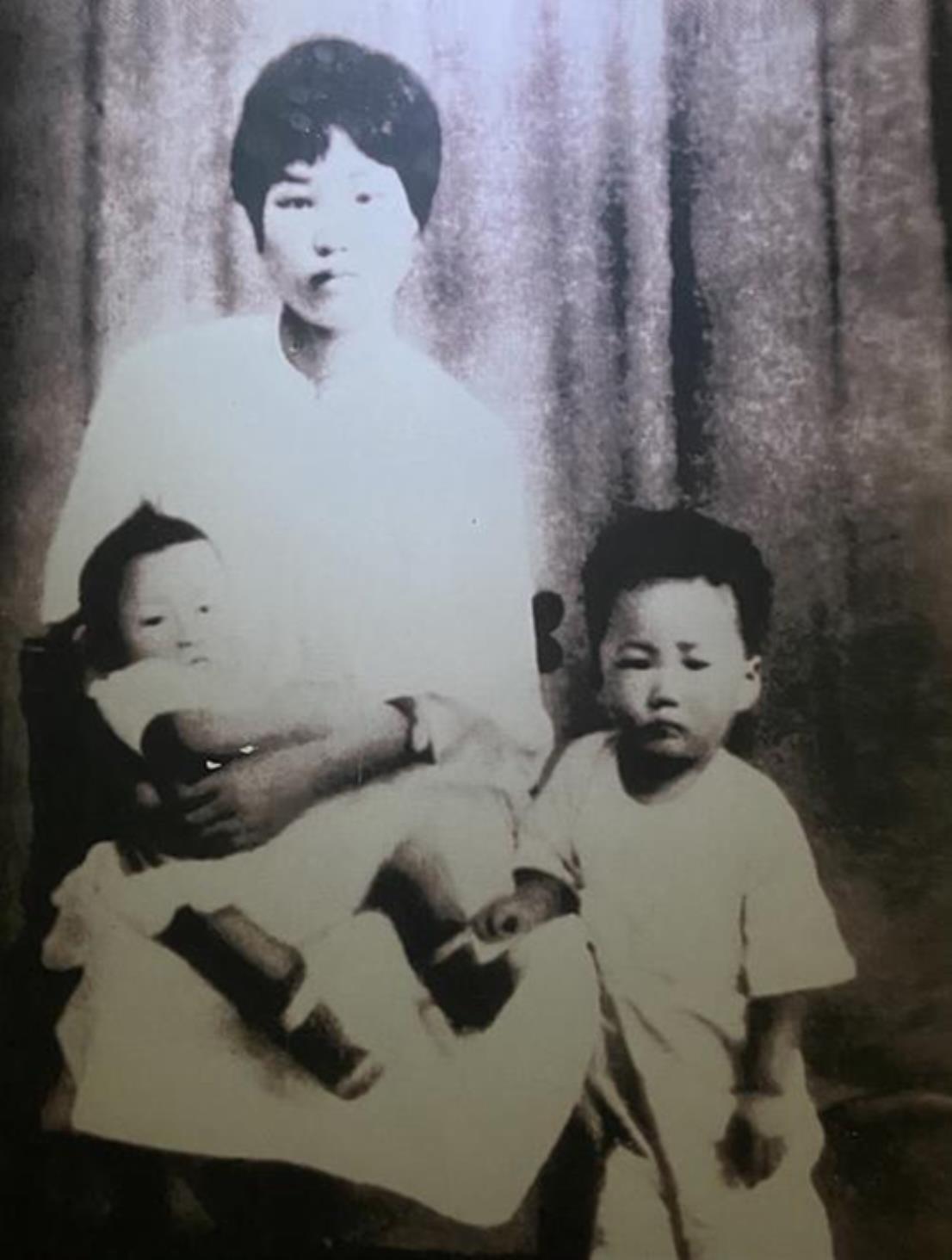 现在我们过的母亲节源自国外，少了咱们中国人自己的文化根脉和精神情怀。

越来越多