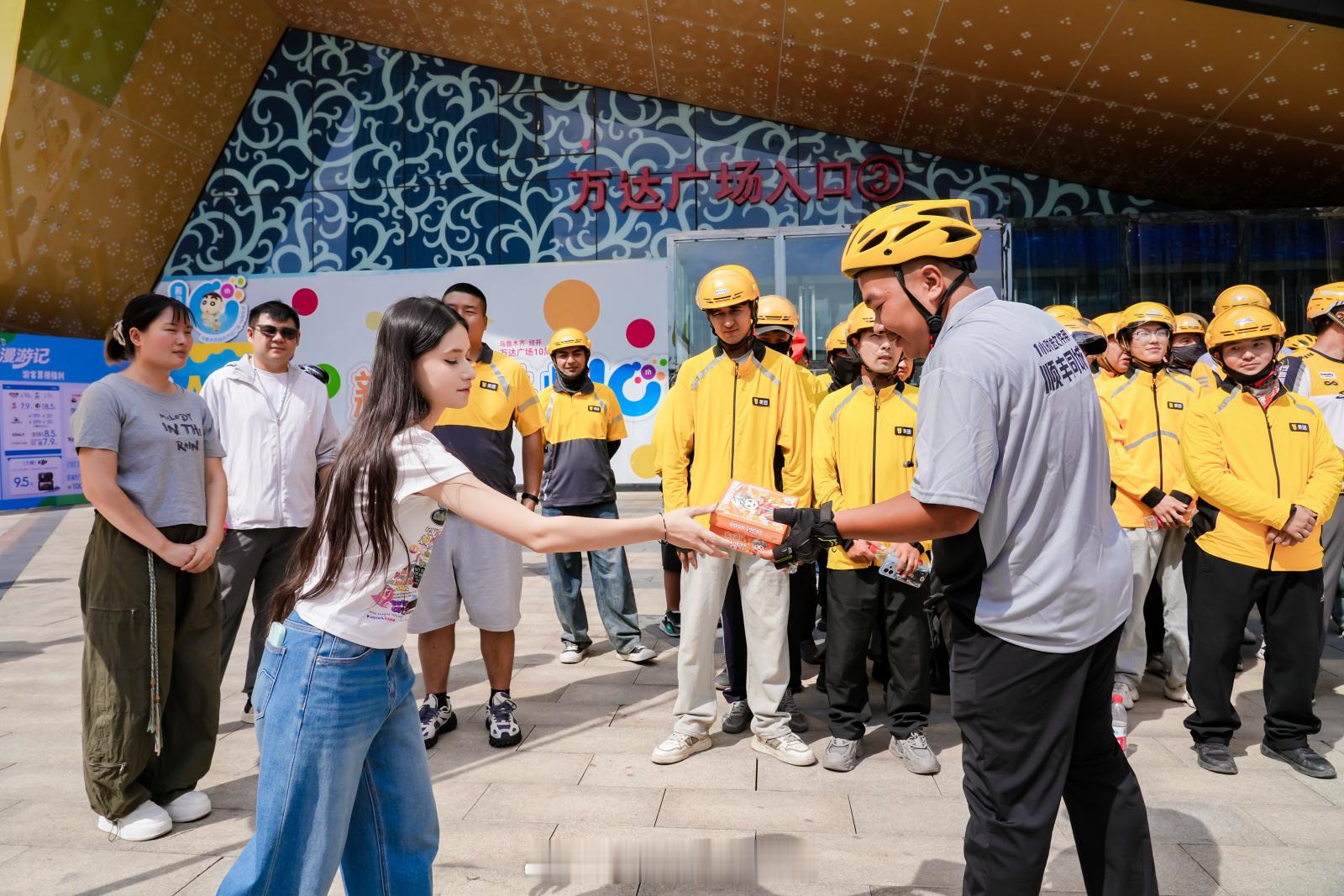 一说安全乌鲁木齐所有阿达西都来了美团骑手安全停一下酷一夏 浪漫七夕如约而至，各位