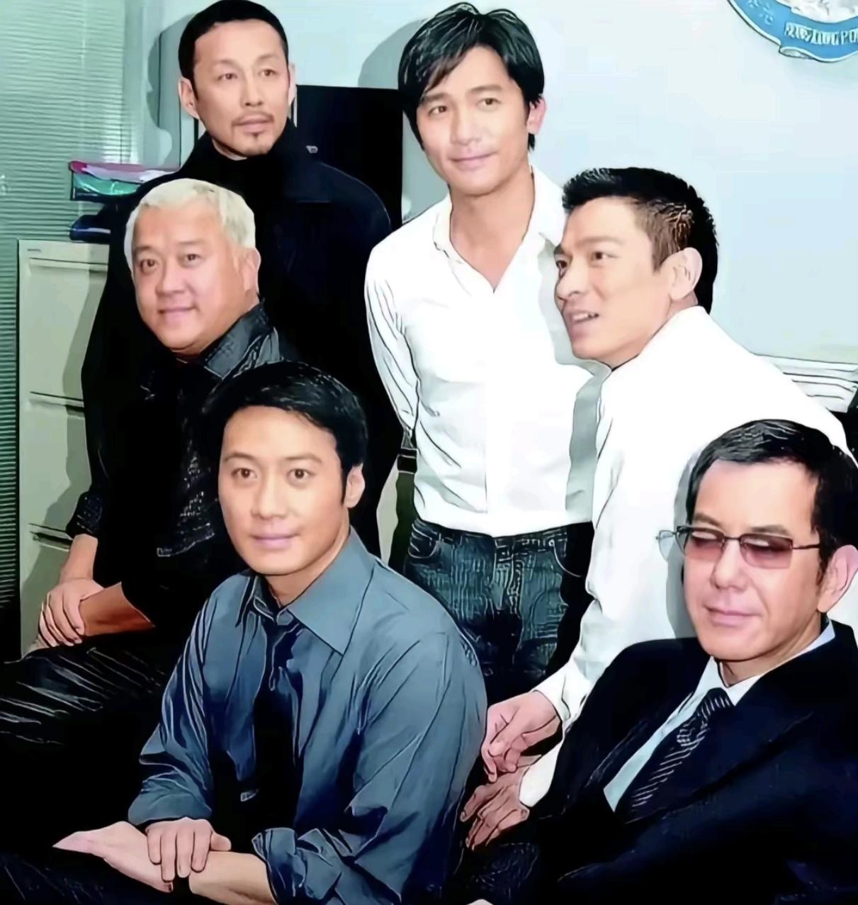 这张六人合照简直就是“影帝开会”！

这张照片里面藏着四位拿过影帝的大佬。他们分