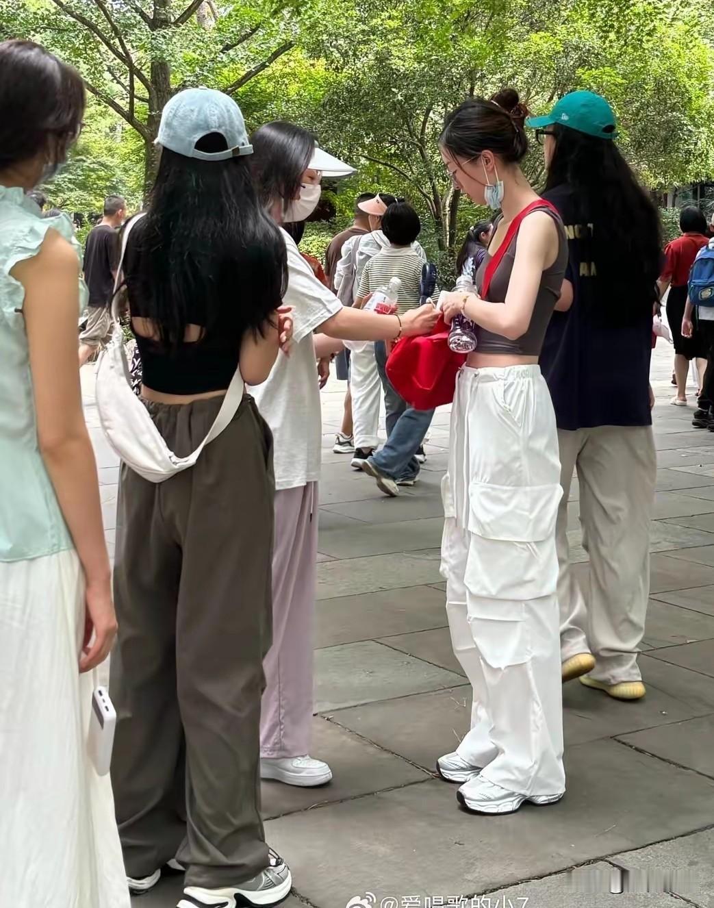 白色，圣洁