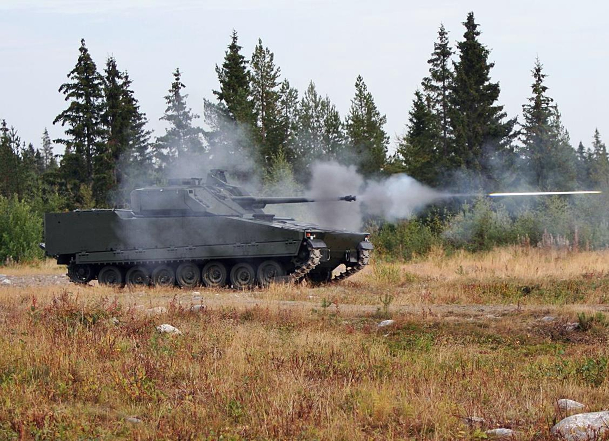 分享圖片：瑞典CV90 40/30步兵戰車 