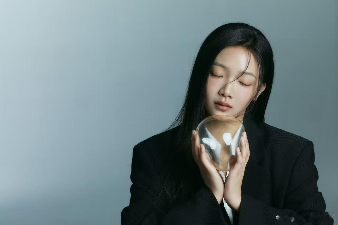 温茉言苍月无烬 《苍月无烬》里的温茉言每一场戏都很抓人，尤其是那种破碎感和狠劲的