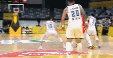 无所不能！雷琼·塔克13中6狂砍36分15板12助&9失误 罚球24中22cba