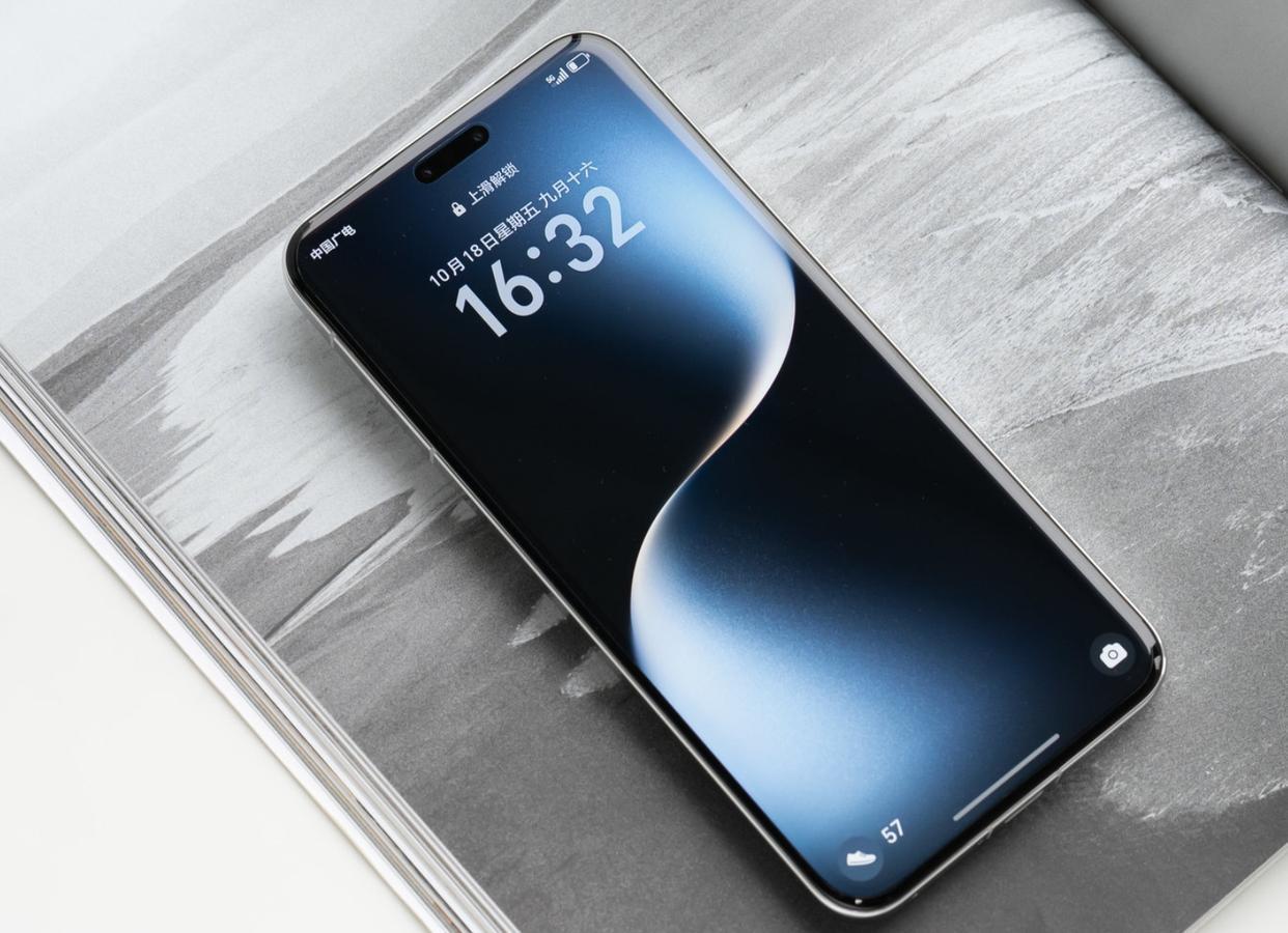 16+512G才够用5年 上代旗舰大跳水血赚
 
现在买旗舰没16+512G，用