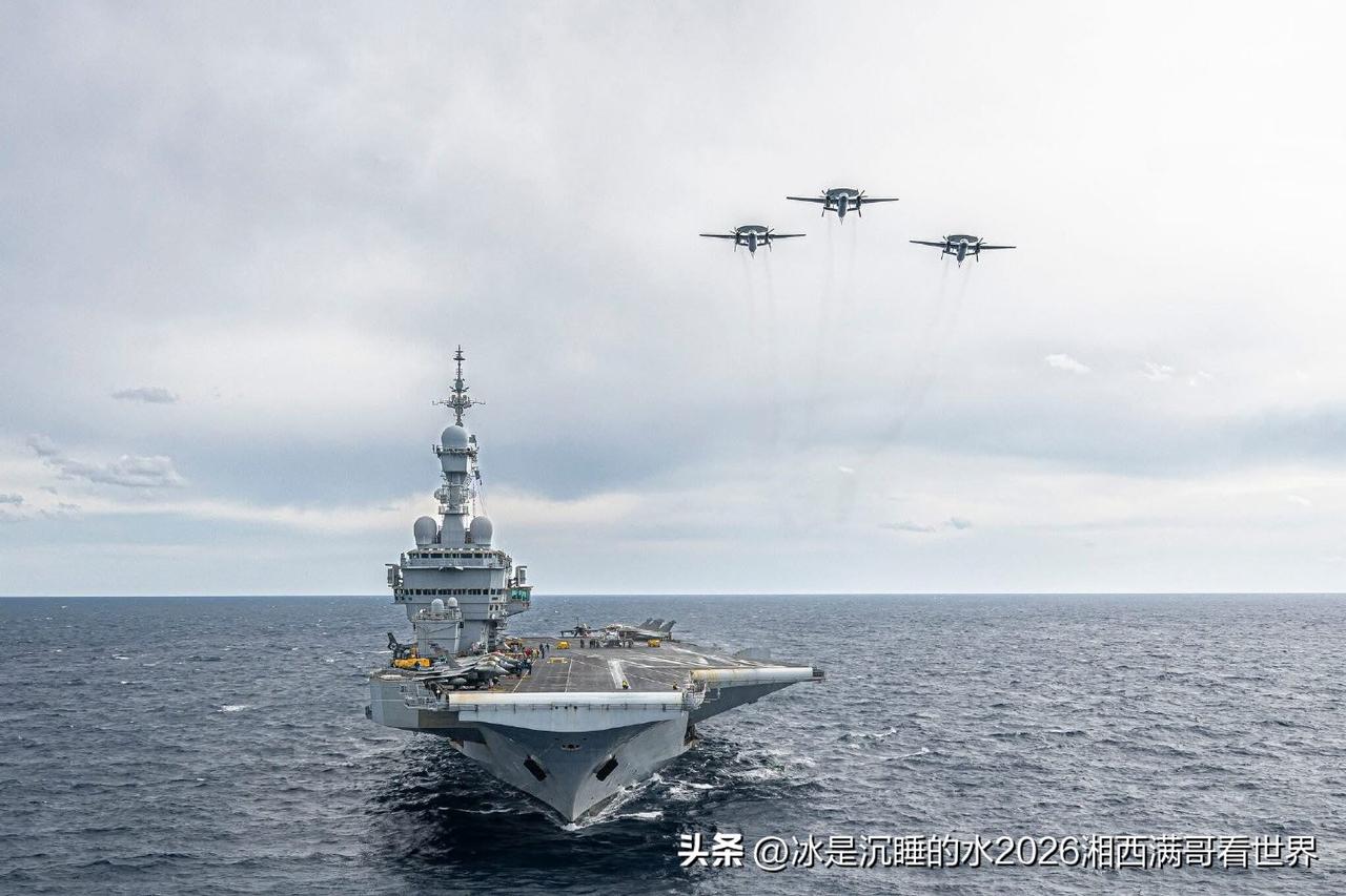 分享一组法国海军旗舰“戴高乐”核动力航空母舰的精彩靓图。该舰是当前世界各国海军中