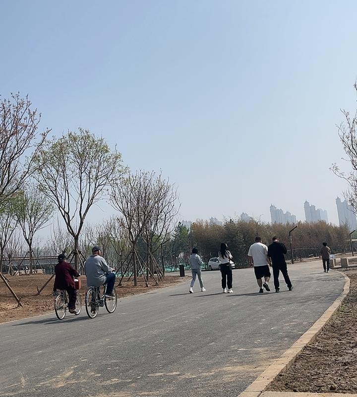 有的人只能陪我们走一段，但好约伴侣呢，注重健康的伴侣有智商的伴侣呢，几乎能陪我们