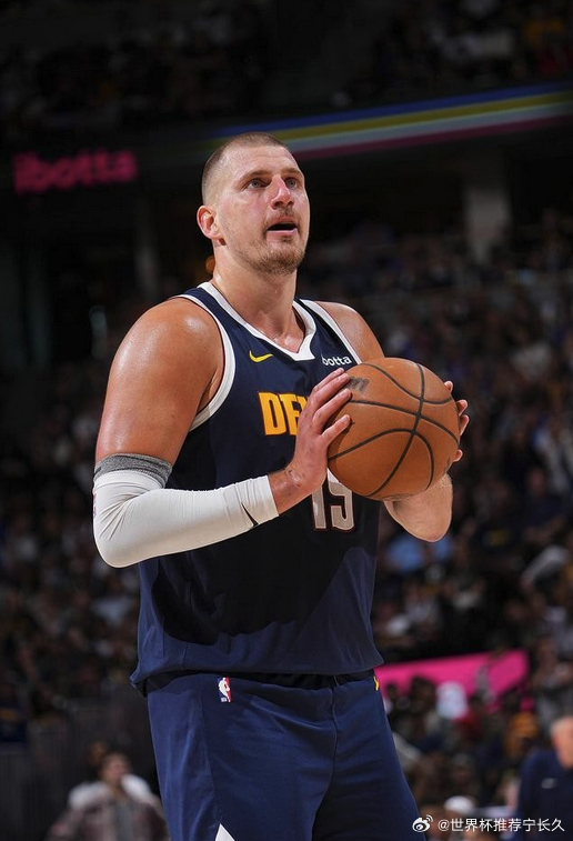 以下NBA现役球员纪录哪个最难被打破？1詹姆斯 40000分+10000篮板+1