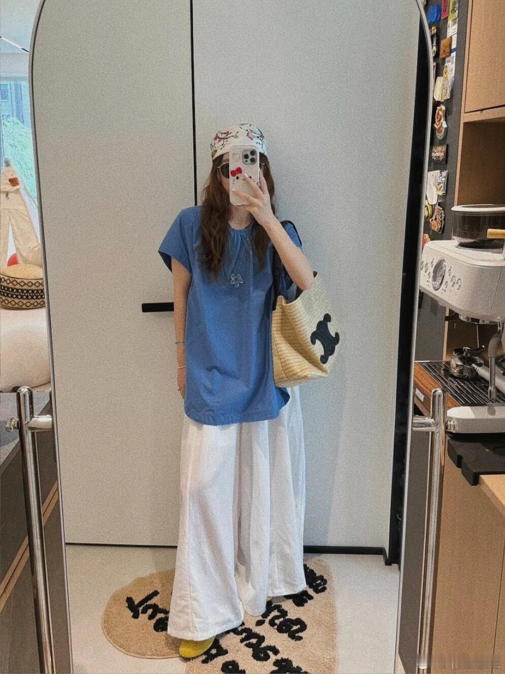 🌸夏日清新穿搭，解锁温柔氛围感🌿👧今天分享一套超级适合夏日的穿搭，温柔又清