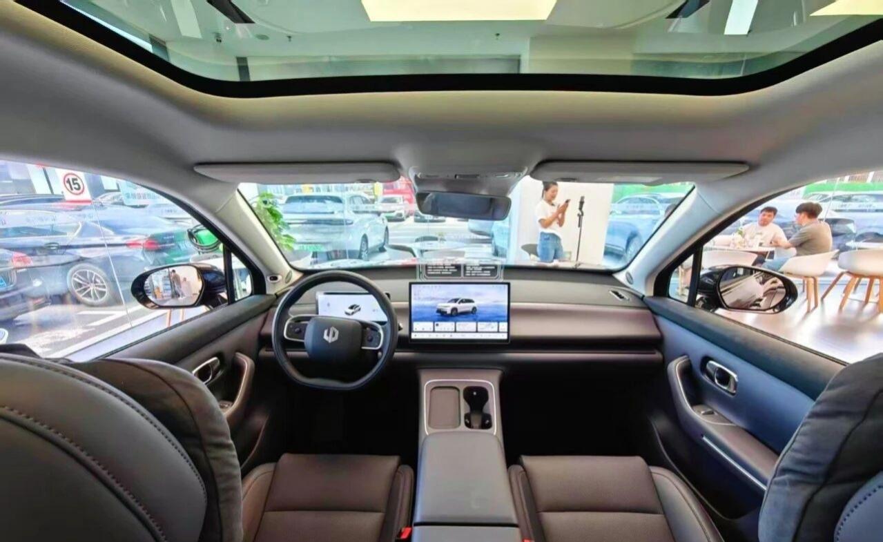 零跑C10 3个月真实用车体验15万级家用电车闭眼冲！
作为精打细算的90后宝妈