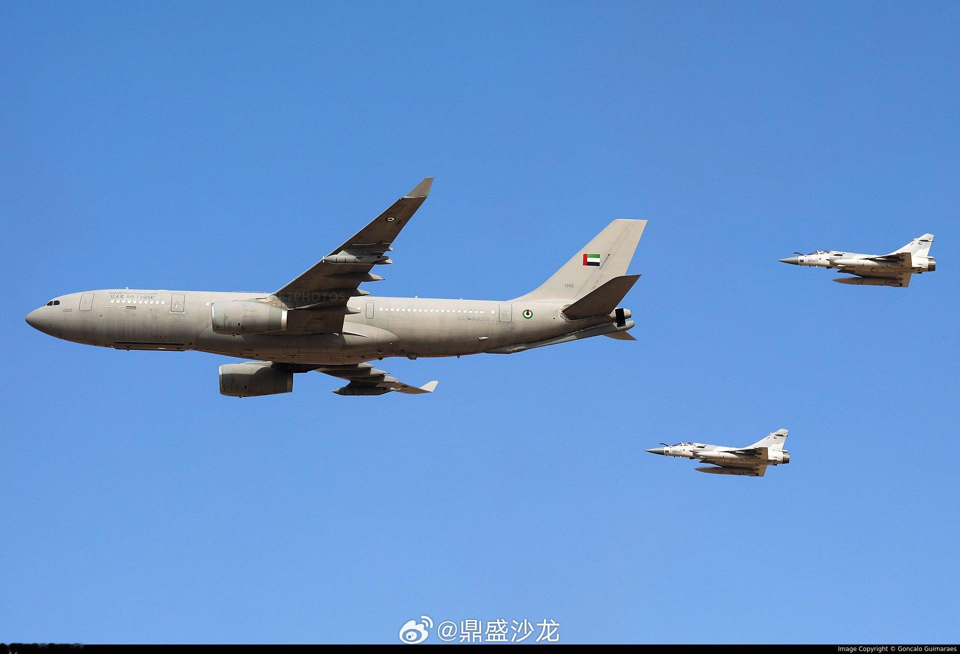 中东局势美伊以冲突    昨天，阿联酋队伊朗的石油和石化设施发动了大规模袭击，轰