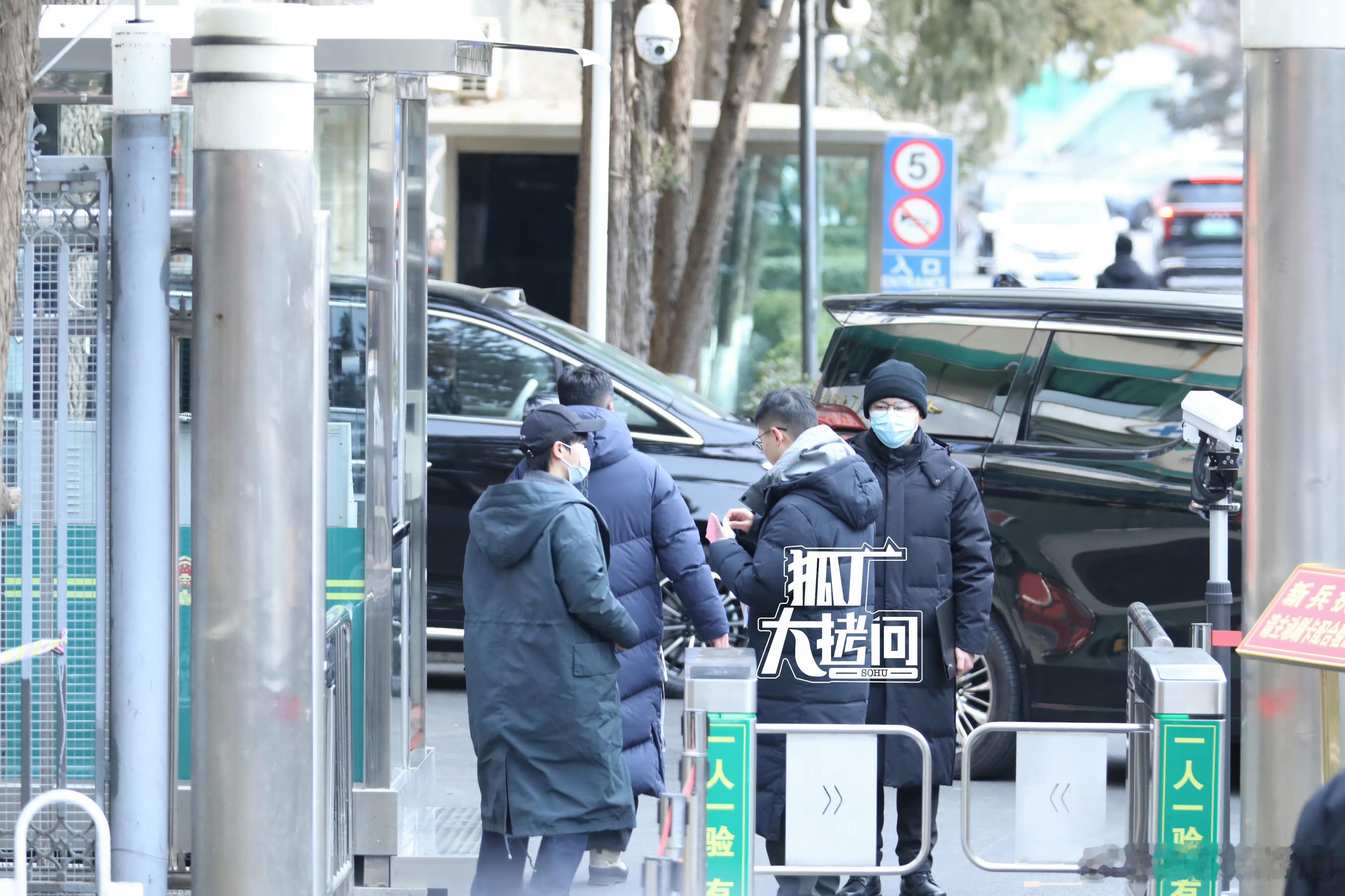 2026央视春晚首次联排周深 现身央视春晚首次大联排！一切顺利呀