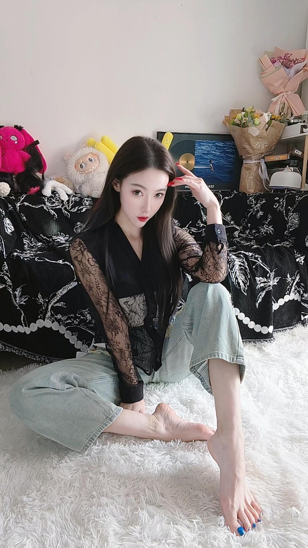 心动💗的脚步声越来越近了。，  ，  ，  