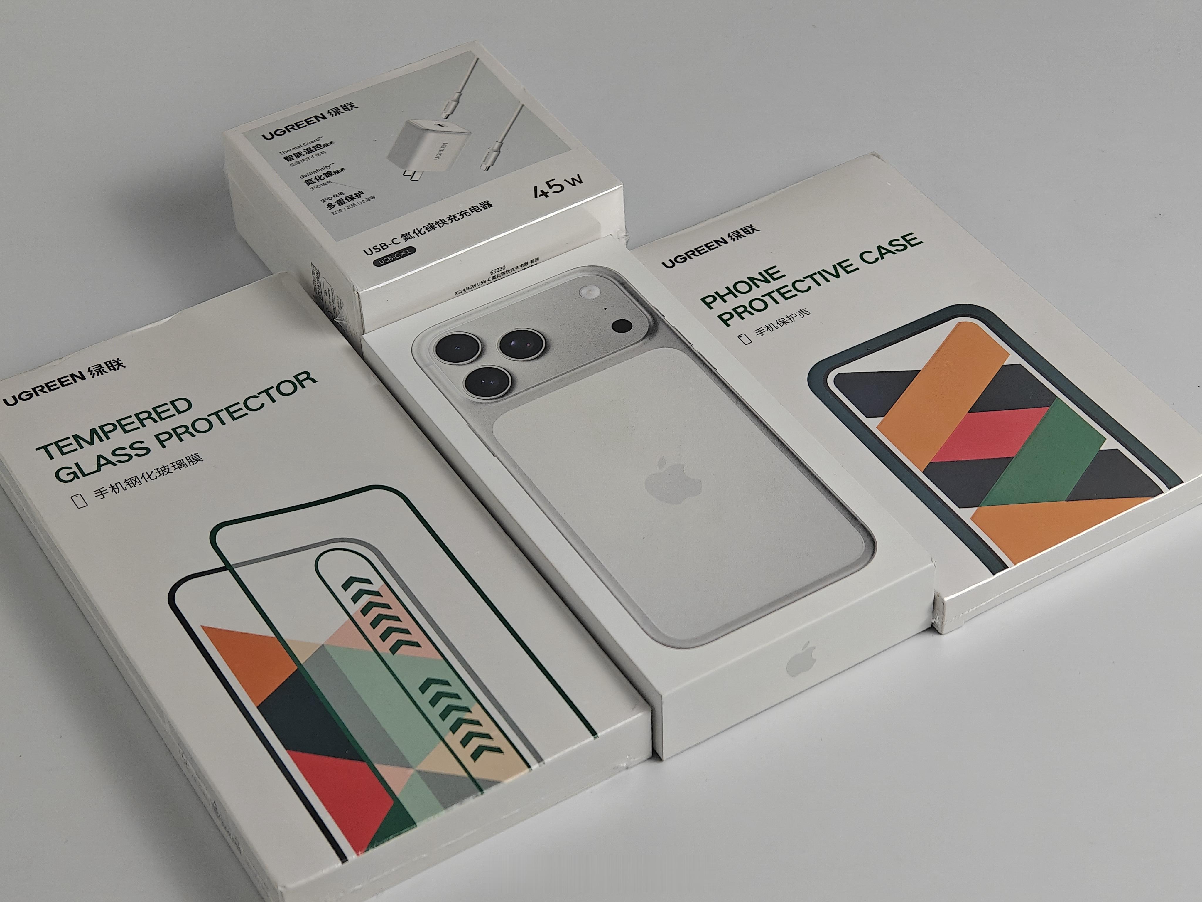 等了那么多天终于抢到了iPhone 17ProMax[并不简单]，这不绿联的iP