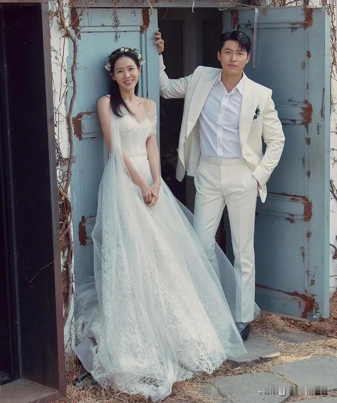孙艺珍发结婚照庆祝结婚两周年！过得非常幸福
#玄彬孙艺珍结婚#