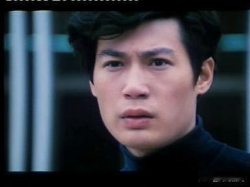 🎬 回望上世纪八十年代的中国影坛，可谓众星璀璨，在男演员中，马晓伟凭借俊朗儒雅