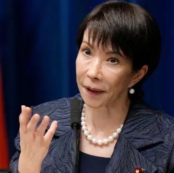 高市早苗

从重金属摇滚乐队鼓手到“安倍女孩”

高市早苗的父亲在丰田旗下的一家