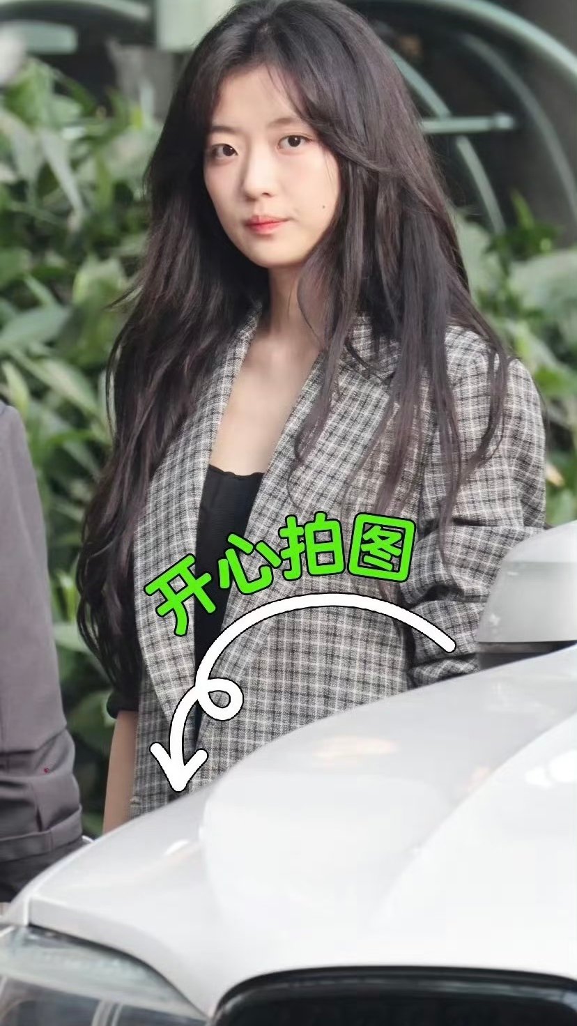 井柏然孙千早春晴朗妆造孙千早春晴朗妆造是你心目中的luke和Flora吗？ ​​