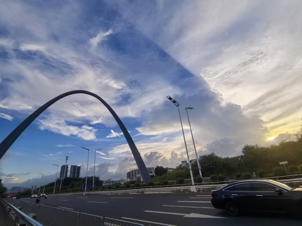 1. 旧时说“穷”，如今称“消费降级”  
2. 旧时说“无业游民”，如今称“灵