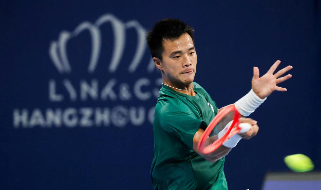 孙发京，现世界排名第267，2025年收入15.5万美元，还是高于大部分行业收入