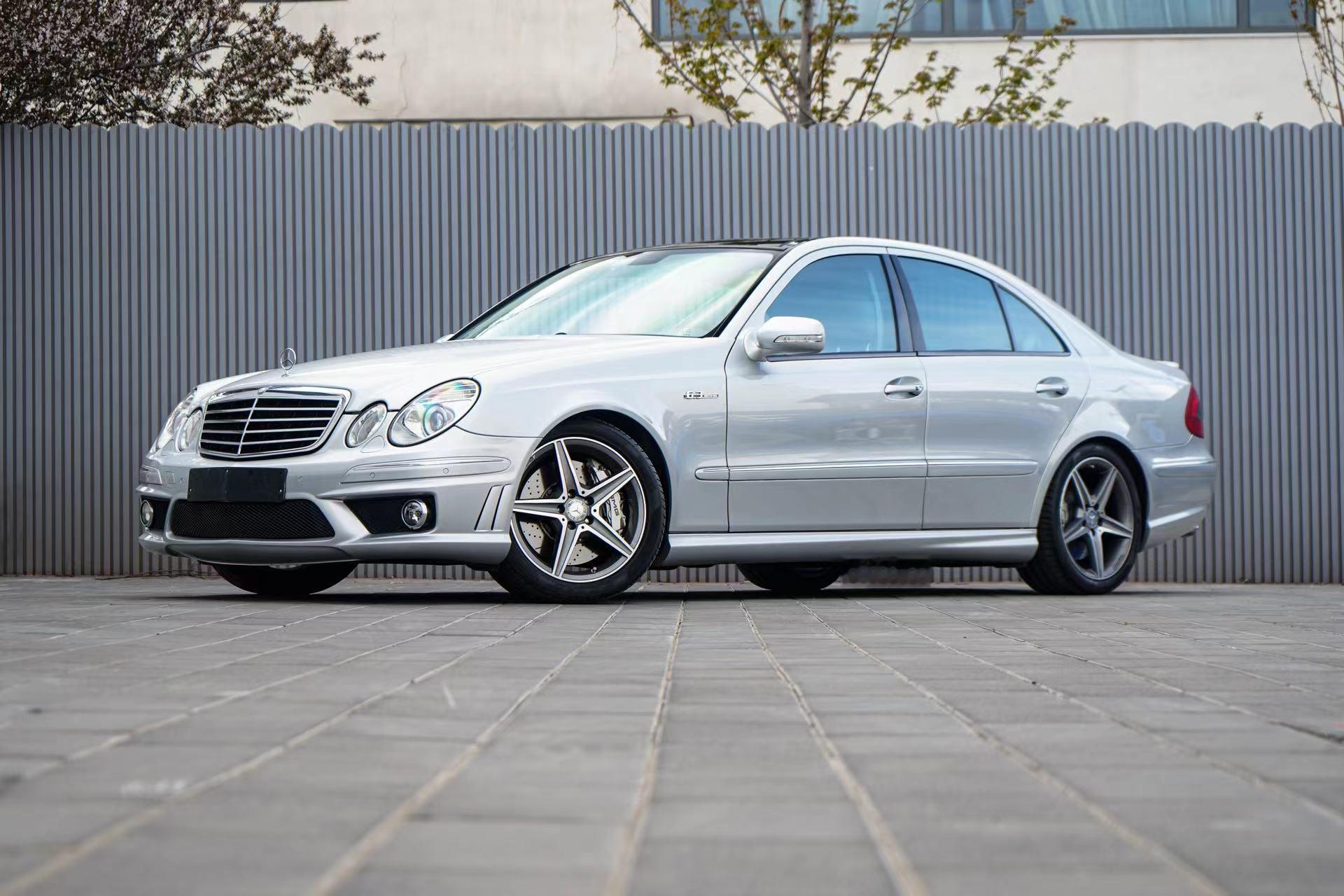 最近参加了很多场新车发布 每次回店里看到这台四眼E都有这么一种感觉是我怀旧吗？以