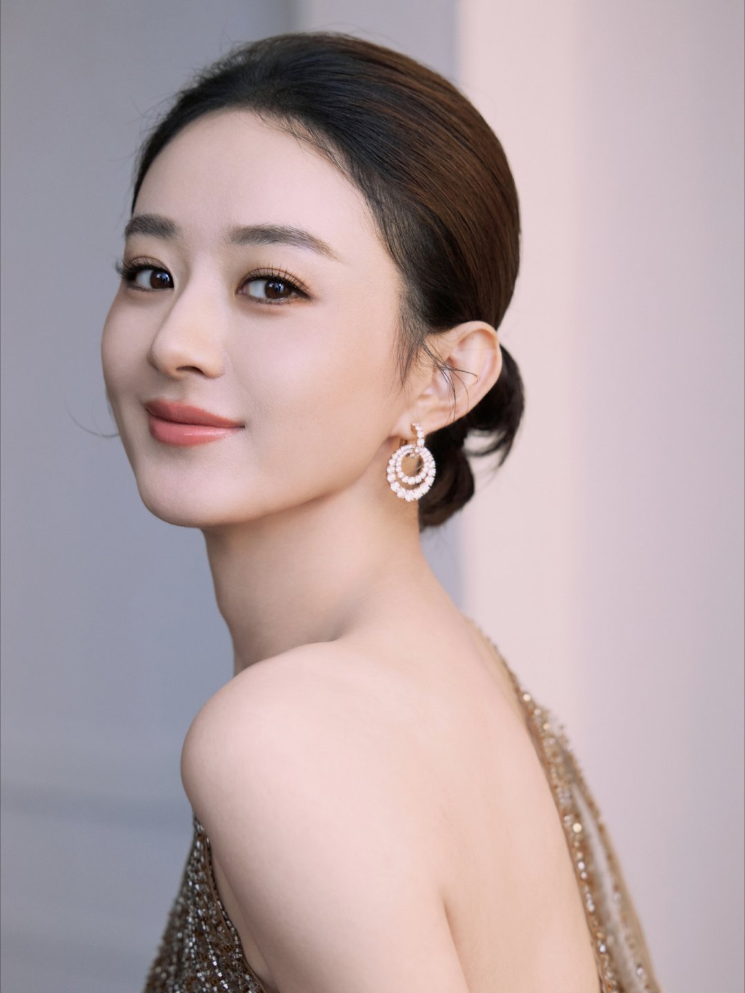 赵丽颖赵丽颖李秋萍 zly赵丽颖小城大事 “心动的感觉，就像初遇你，令我神魂颠倒