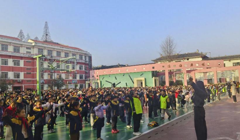 荆州实验小学抓实体育锻炼 破解学生久坐少动难题深化五育并举
家里有娃上小学的都懂