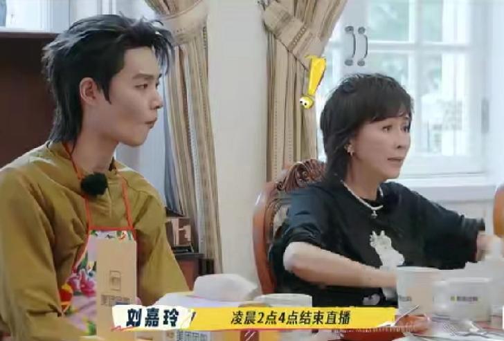 刘晓庆体力真的太好了，每天直播完，还要去打乒乓球，要知道她每次直播结束都凌晨左右