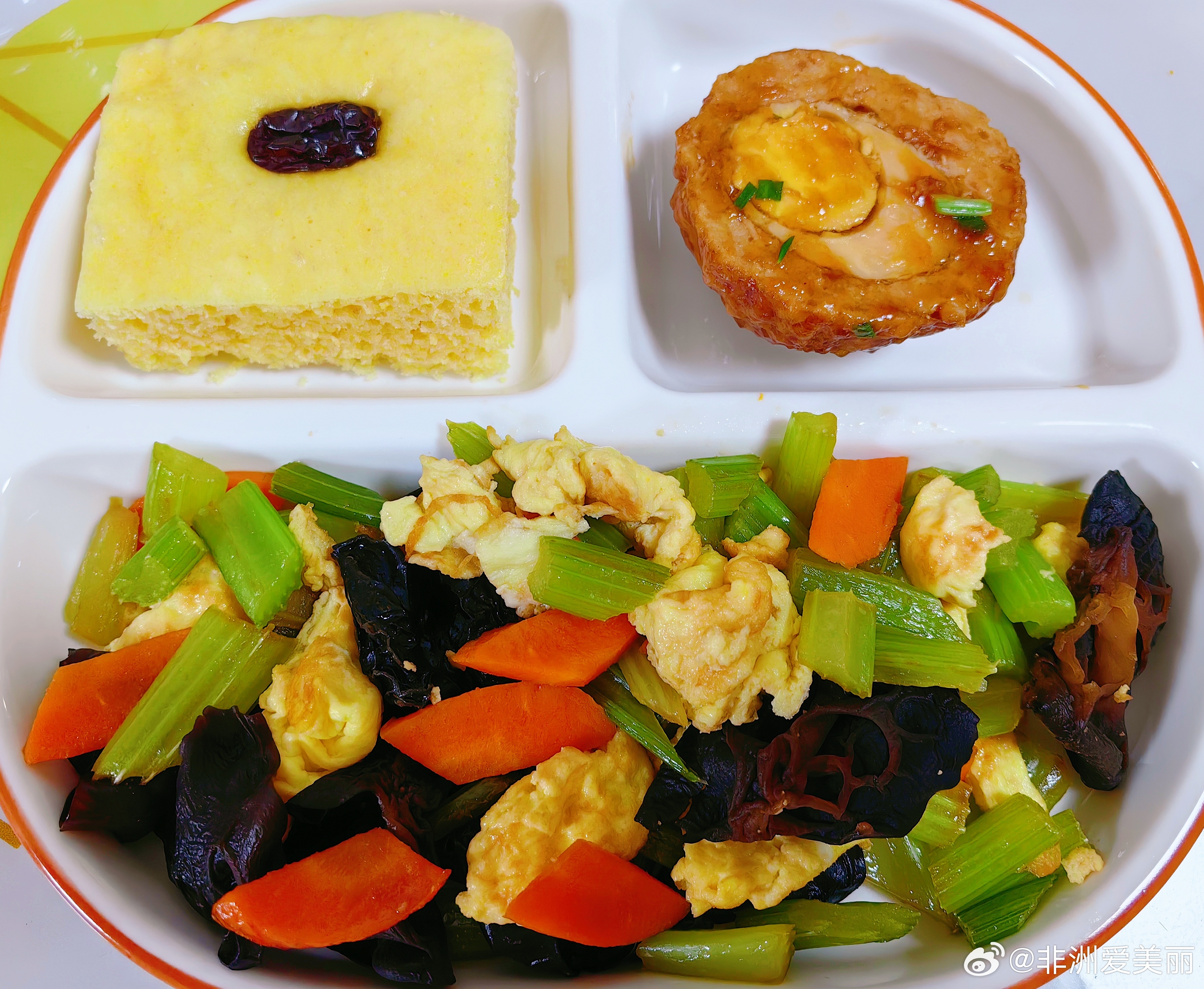 觉得工作好累，心情不好的时候，连做出来的饭，颜色都黯淡了…… ​​​