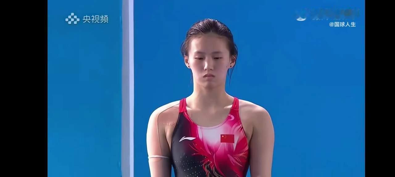 11月8日全运会跳水项目，女子十米台单人预赛半决赛，陈芋汐断层领先晋级决赛，在全