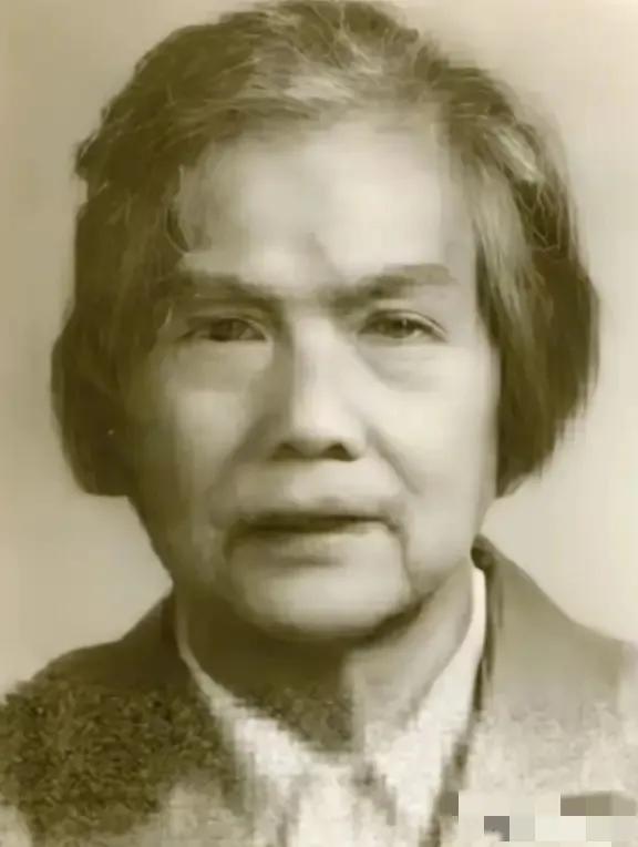 1955年，我党对叛徒彻查，当时负责照顾护送瞿秋白的周月林有最大嫌疑，被捕入狱，