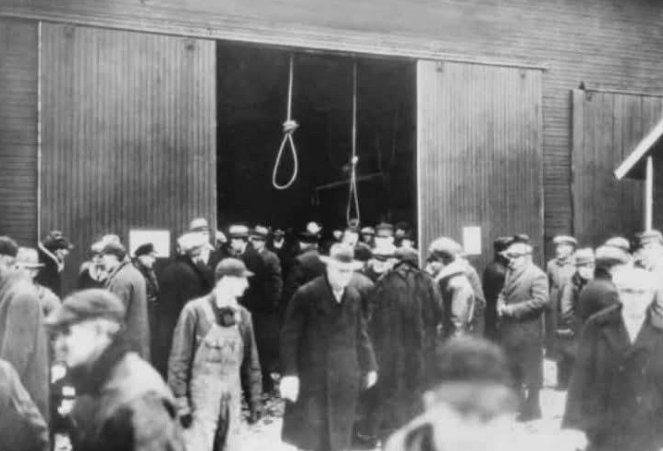 1936年，密歇根州，“一美分拍卖”当农场主家庭因无力偿还贷款、农场面临银行收回