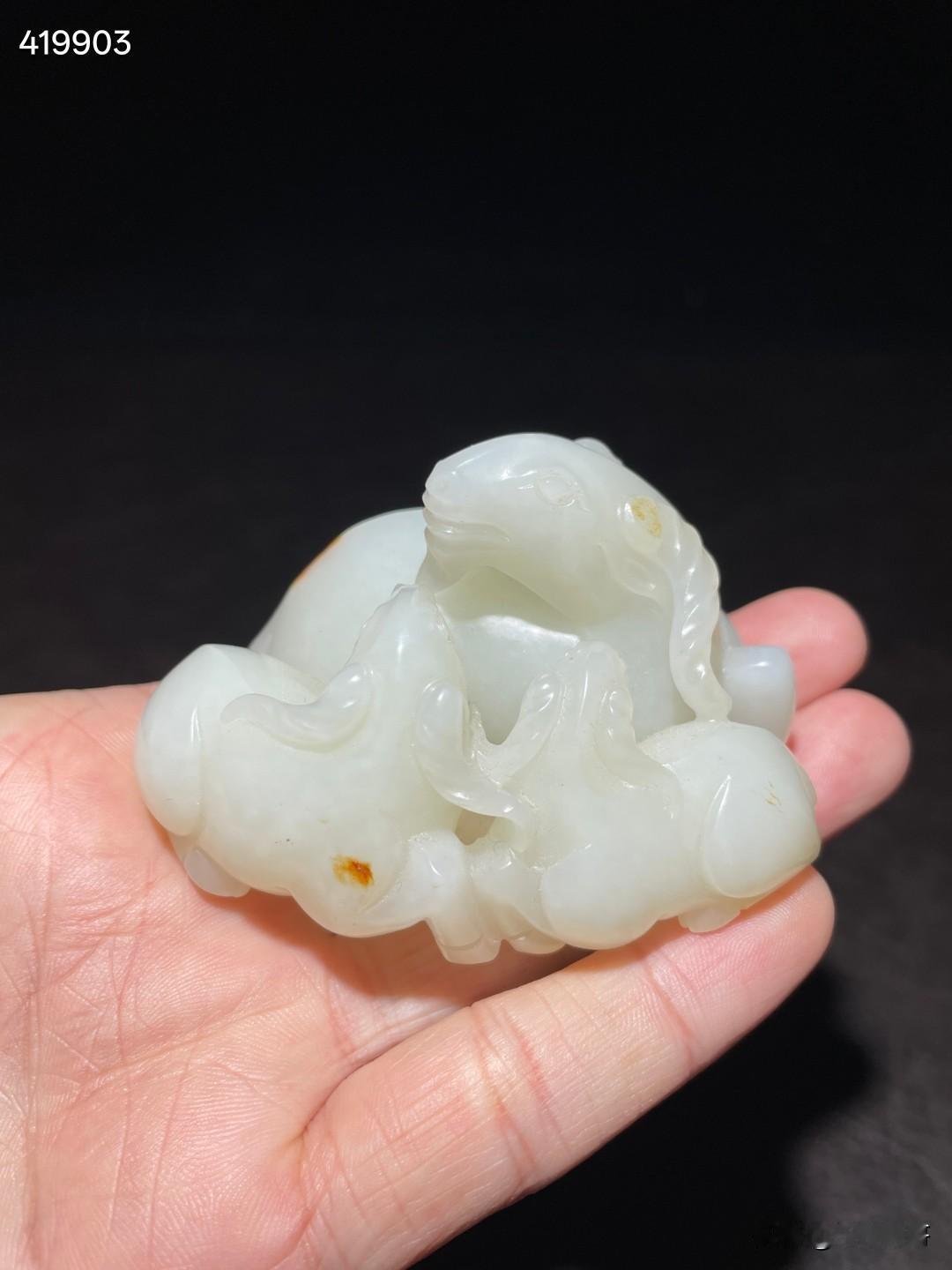 清和田玉三羊开泰雕件
尺寸7.6×5.4×4.4厘米