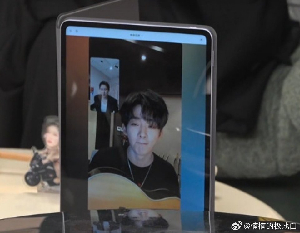 王赫野为了张碧晨充会员王赫野说张碧晨赛前心态真好连麦互动笑点不断，王赫野一边牵挂