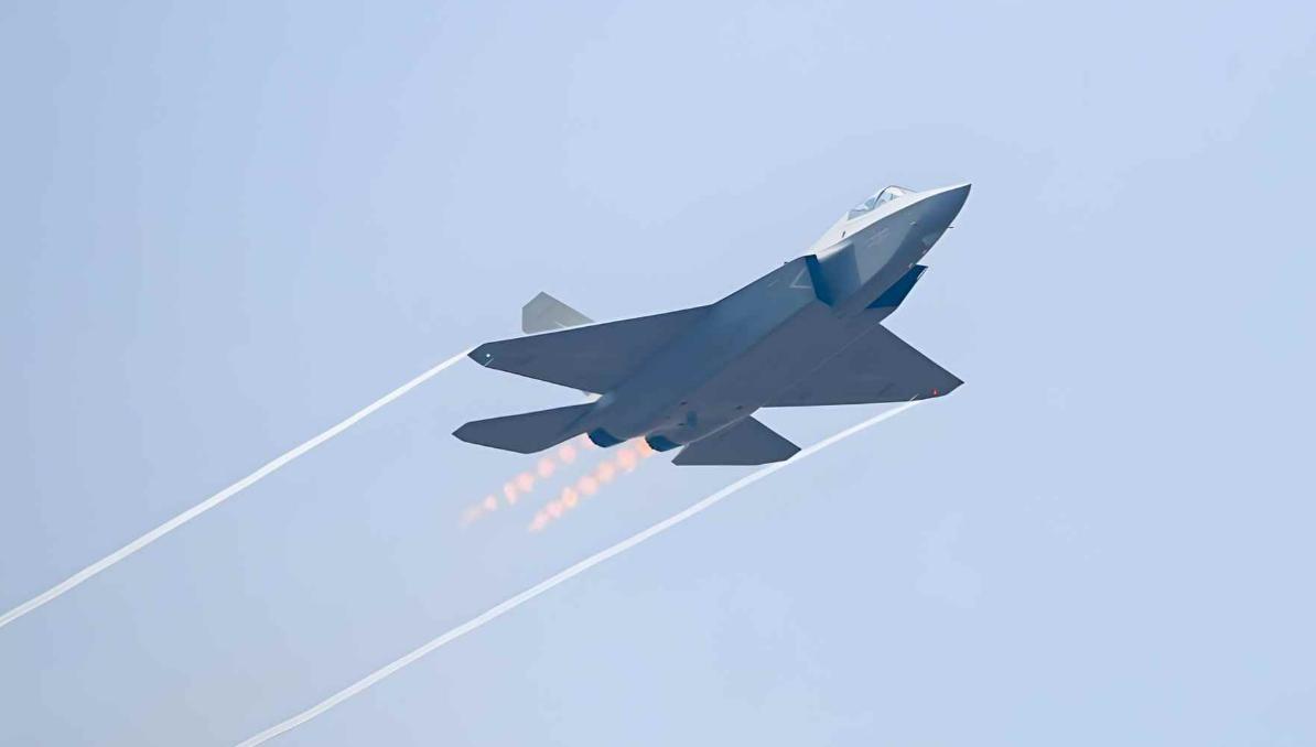 不可思议！外媒竟然批评J-35战机的温室气体排放
 
中国最新型隐形战斗机刚刚完