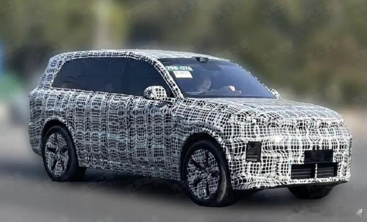 今天看了不少SUV了，再回头看看理想 L9 的谍照图，外观应该整体变化不大，设计