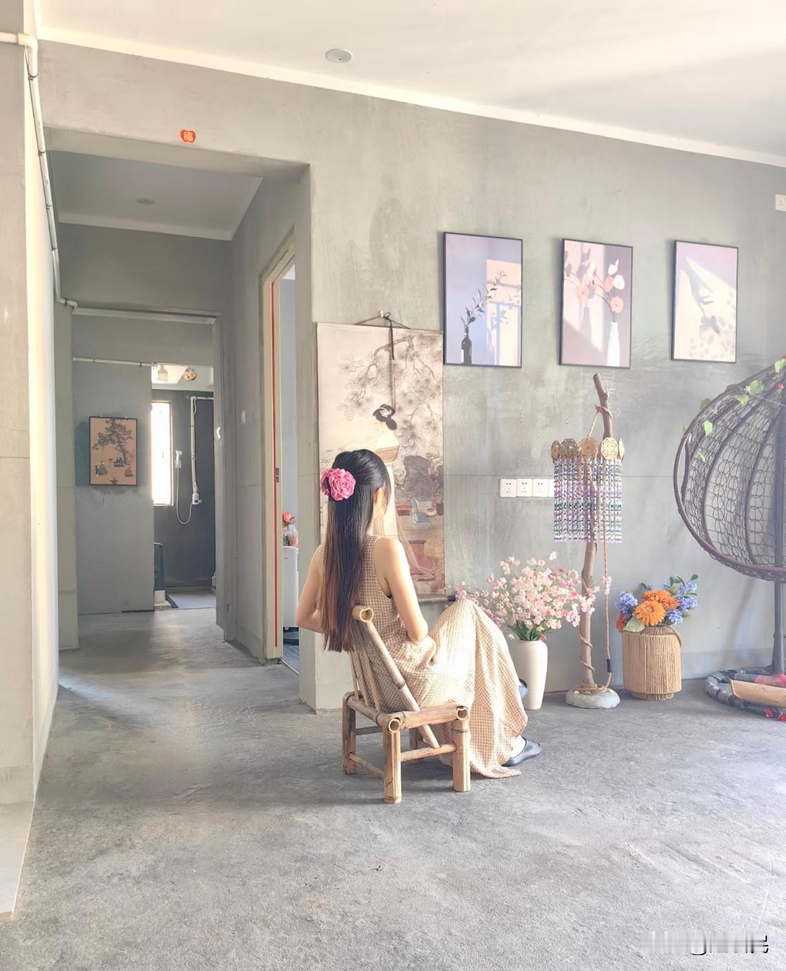 为了装修钱，一位网友直接入住了毛坯房，看起来还是挺个性的。 ​​​