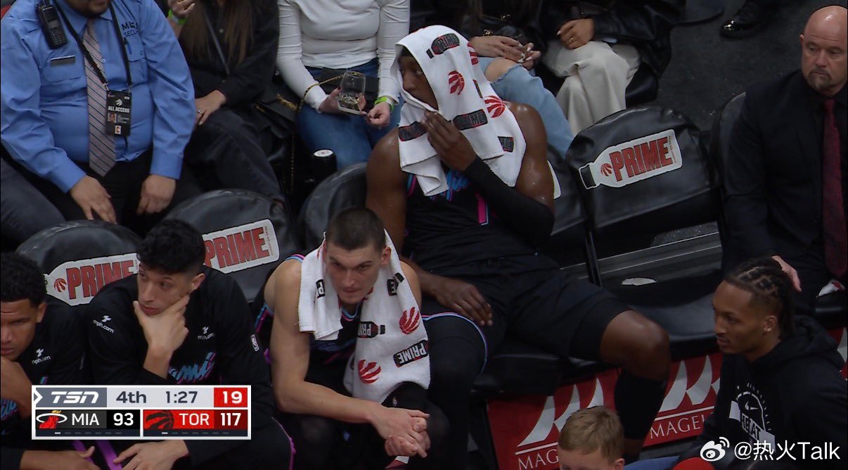 热火的第79场比赛。但感觉他们仍然不知道如何互相配合，而且在防守端已经心不在焉。