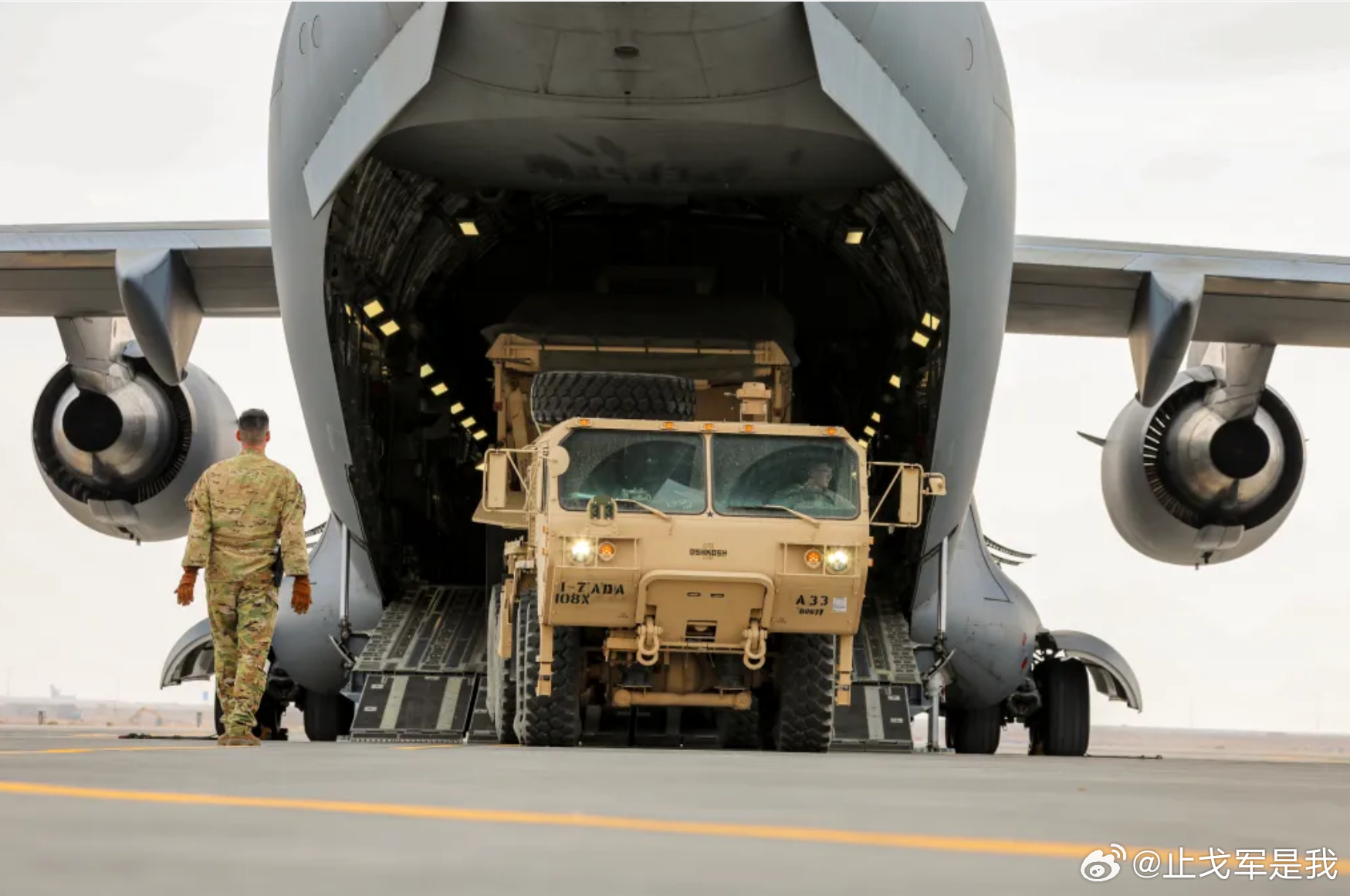 美军C-17 全球霸王 III 运输机很能装图为美国陆军第108防空炮兵团第7防