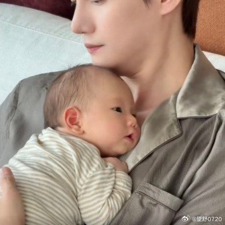 张檬晒儿子正面照热点观点 回顾张檬和小五一路走来，从恋爱到结婚，再到迎来爱情结晶