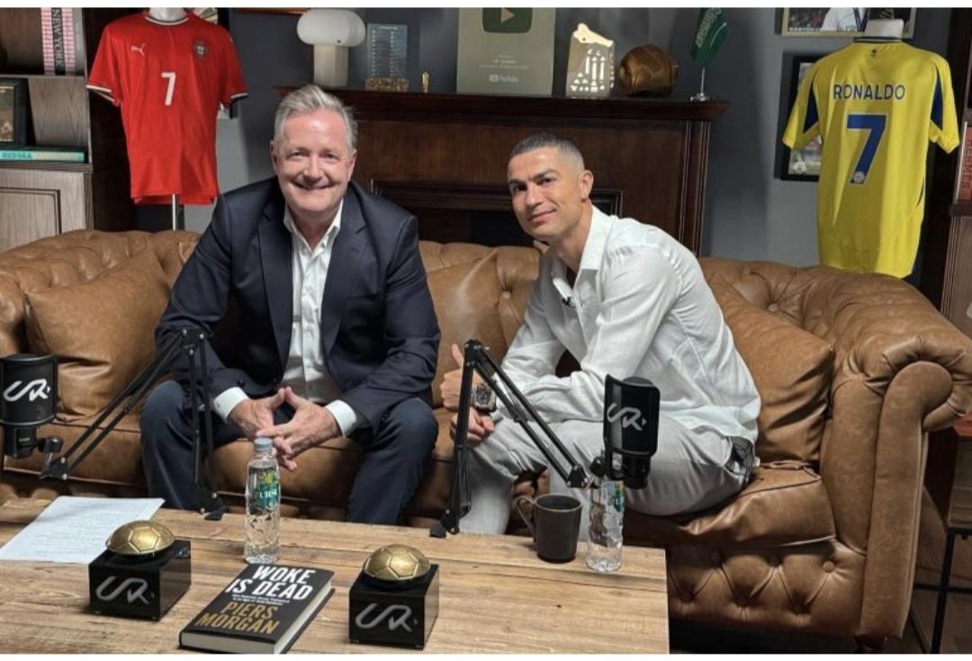 C罗：梅西不如我

在一次采访中，葡萄牙球星克里斯蒂亚诺·罗纳尔多谈到了几个话题