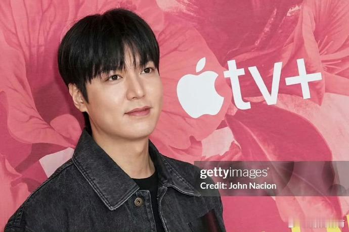 发明顺产头这个词的人是天才#李敏镐顺产头##李敏镐也整了个顺产头# ​​​