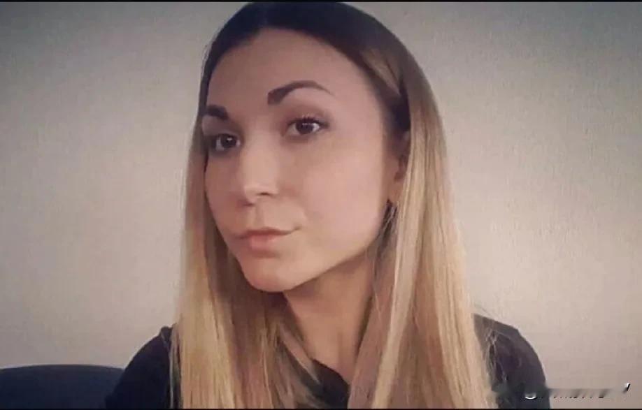 乌克兰记者在俄罗斯被囚禁期间死亡。
        14个月前在被占领土失踪的维