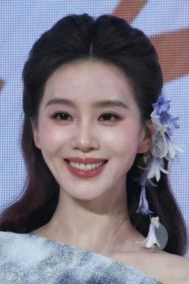85花的美貌还能再打100年刘亦菲刘诗诗美得很高清 真正的美女真的都是高清的，你