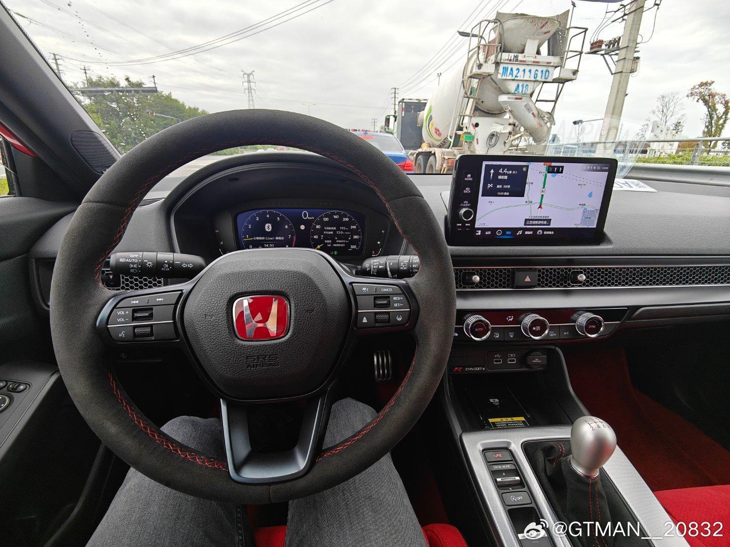 回家取大快递，开去东本，销售售后都出来看说没见过。 