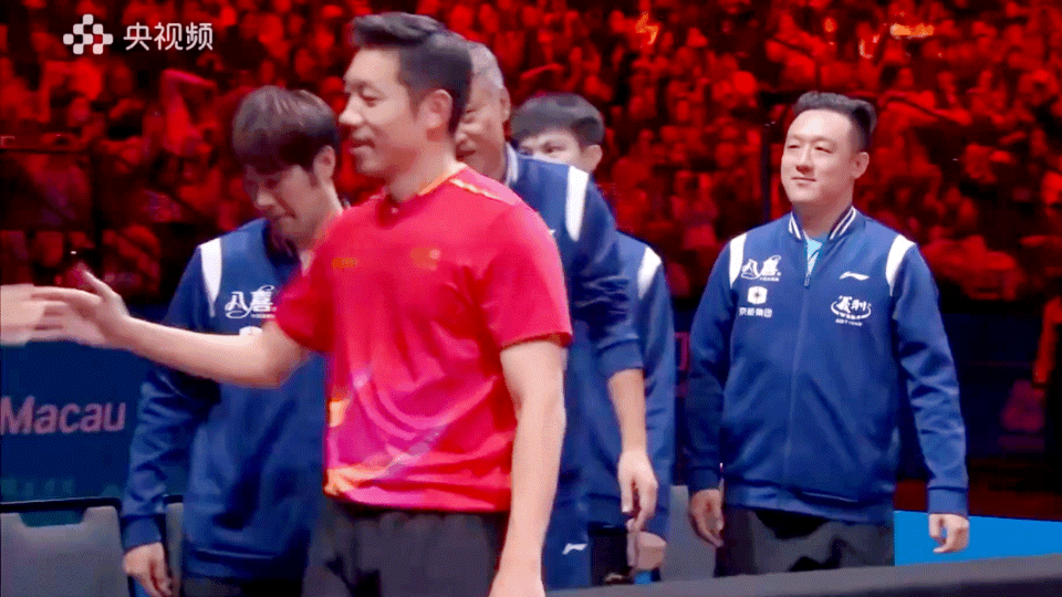 马龙许昕樊振东赛后还拥抱了！！