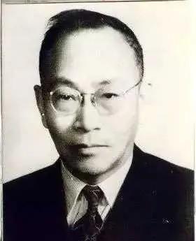 汤飞凡是我国第一代病毒学家，毕生研究疫苗救助无数患者，为何在六十一岁时选择自杀离