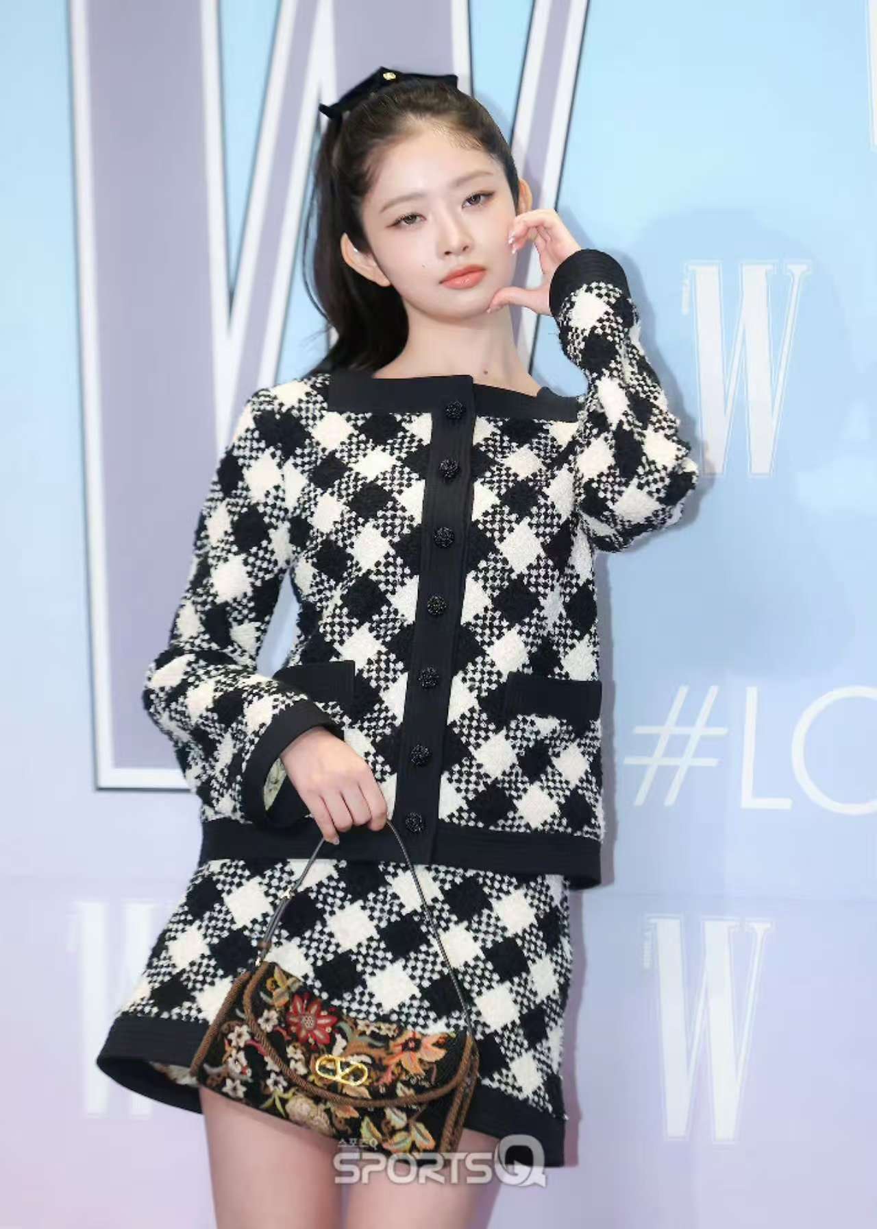 日本人直井怜弘扬川剧文化因为w Korea晚宴风评问题上演变脸之前还在说很高兴 