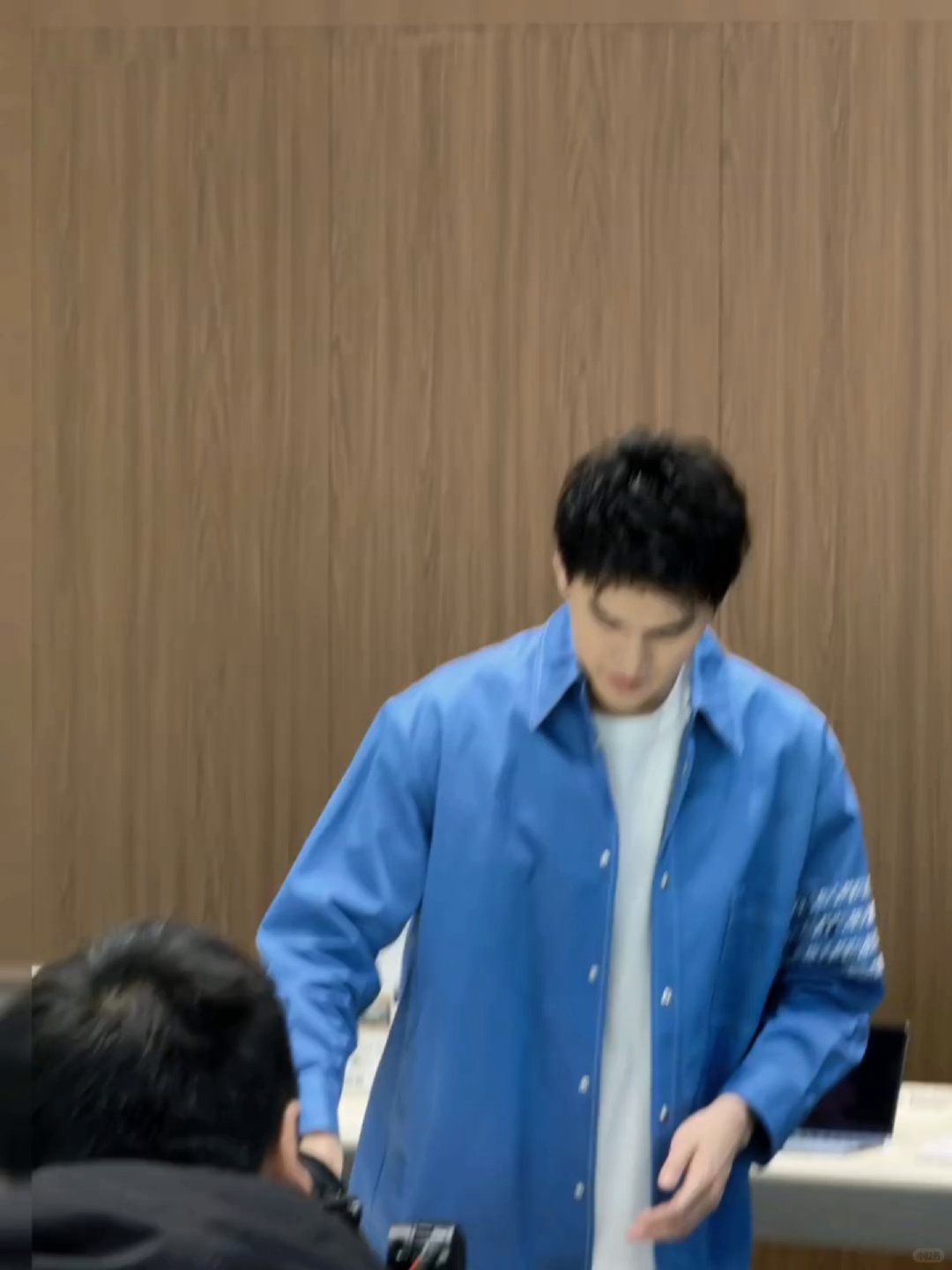 SWim进行时『8488』20251128 杭州偶遇掉落尊贵的华为三折叠机主前来