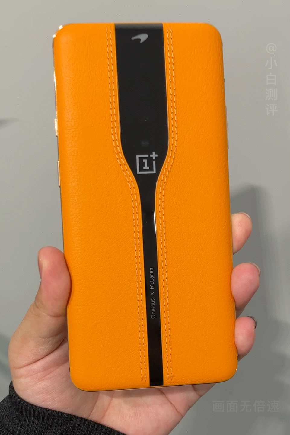 
无打孔全面屏、隐藏式摄像头、无打孔手机、环绕屏、卷轴屏等等，各大手机厂商已经秀