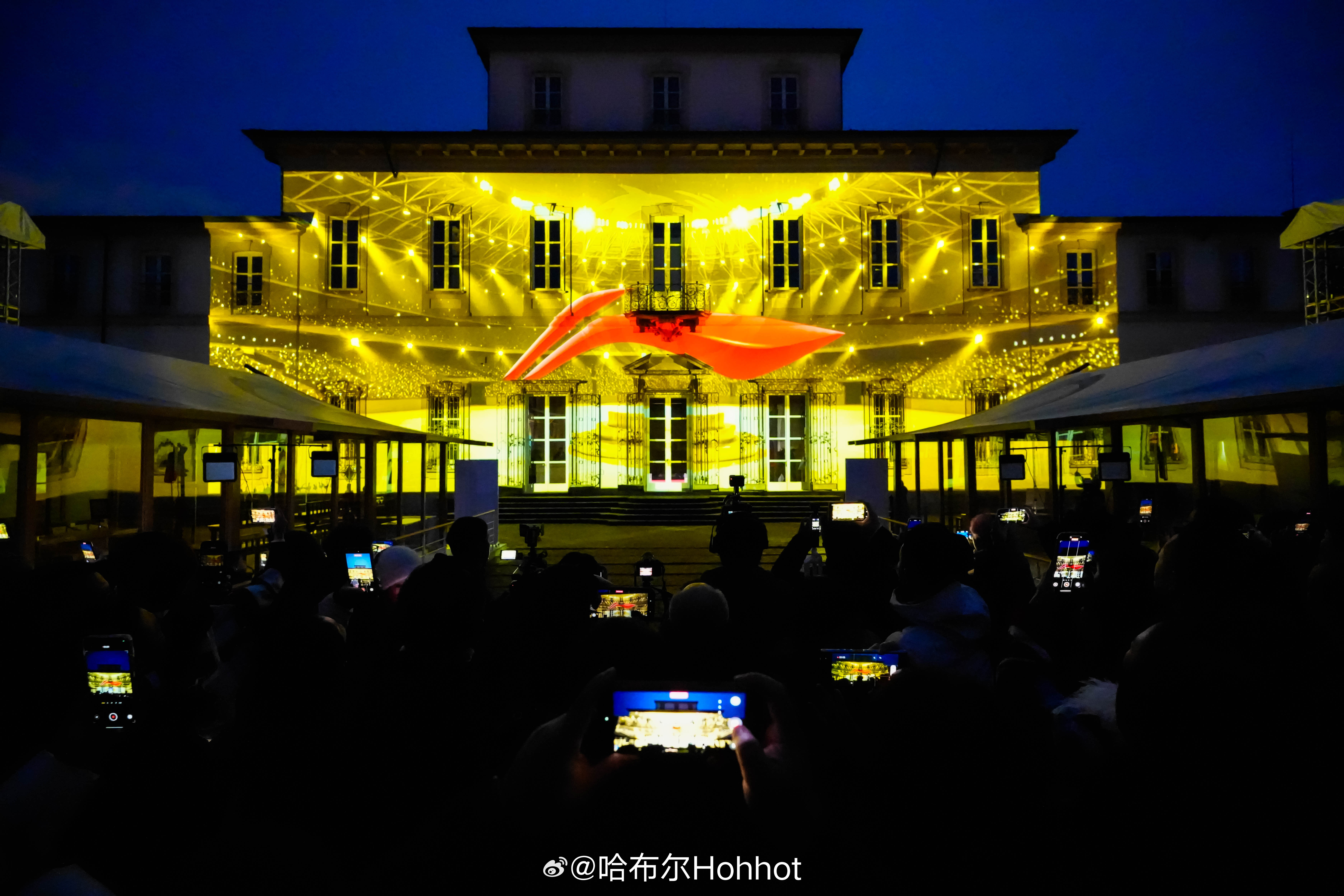 在中国之家开了个科技的箱 李宁入驻米兰“中国之家”，与中国奥委会携手，以冰蓝丝带